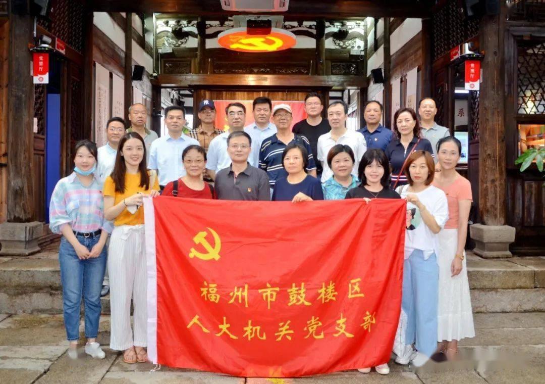 《小芒2024年礼节》：年轻人做自己的“新年主理人”